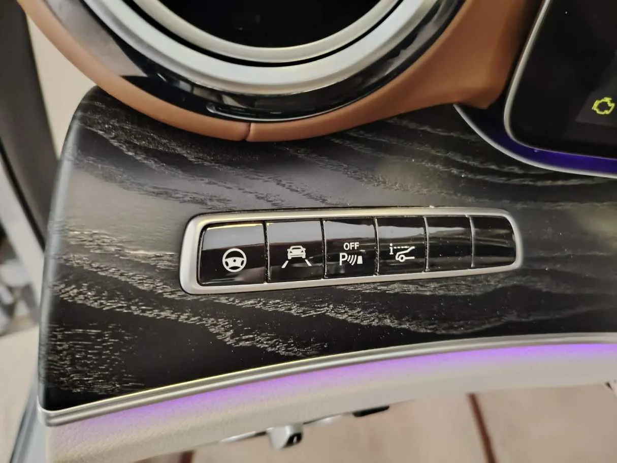 Car image 41