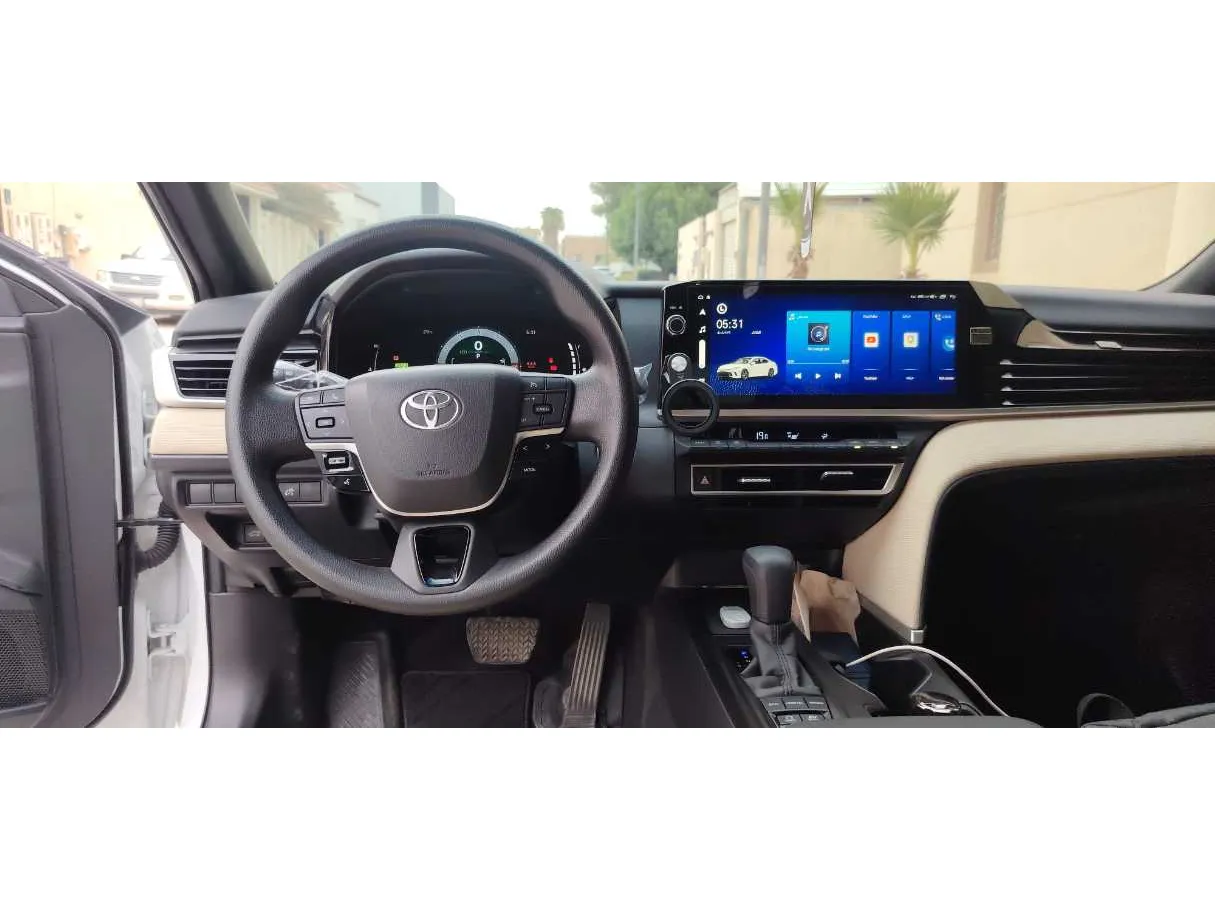 Car image 17
