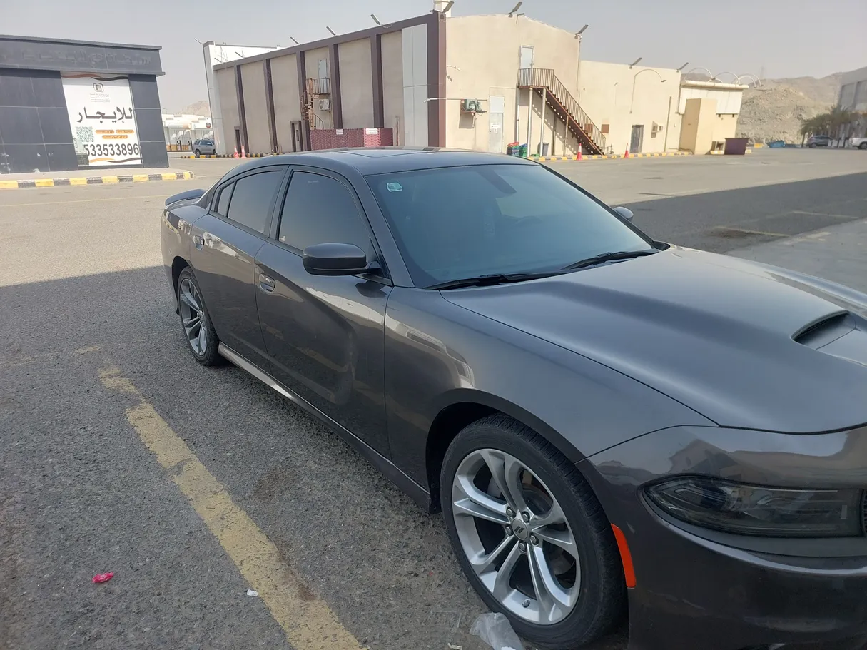 Car image 3