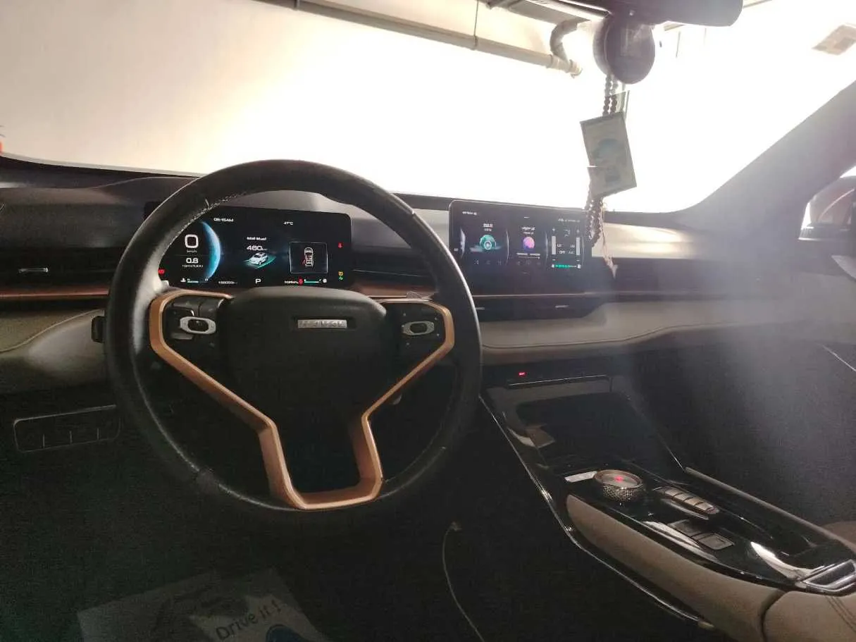 Car image 24