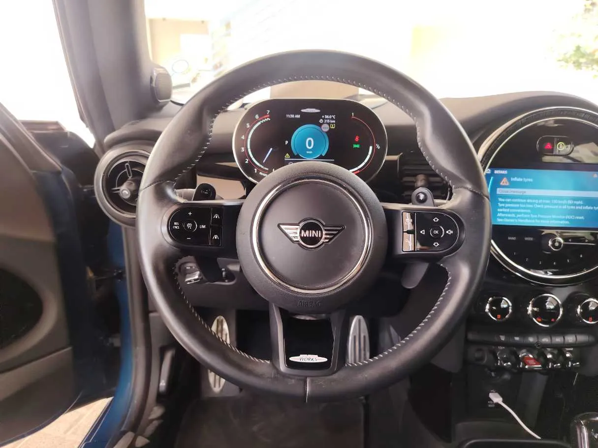 Car image 22