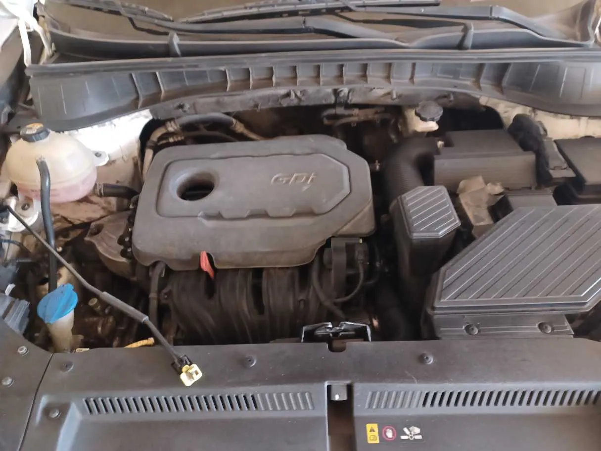 Car image 25
