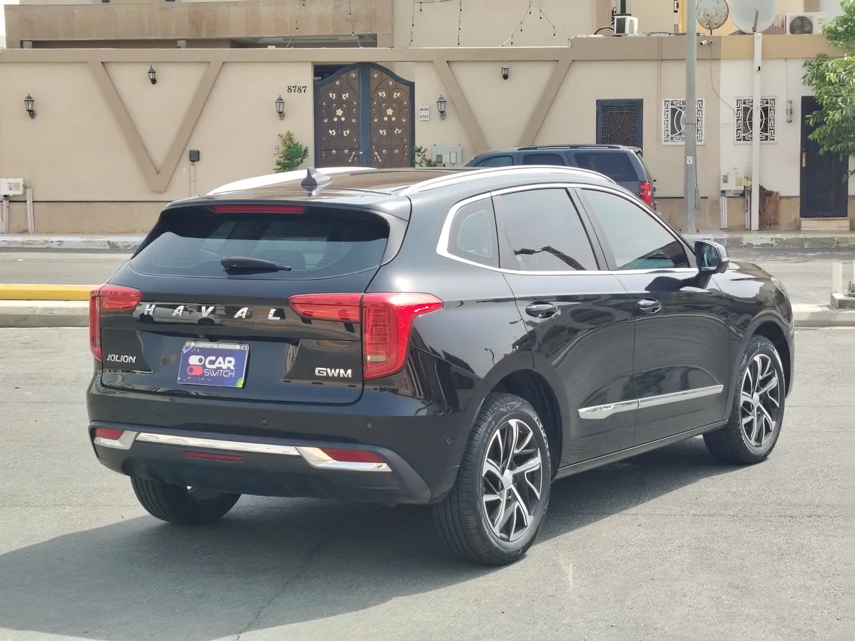 Car image 5