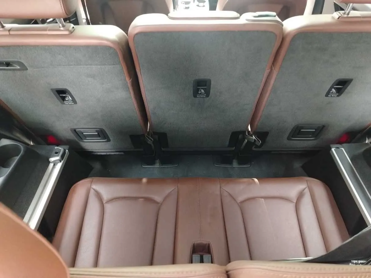 Car image 35