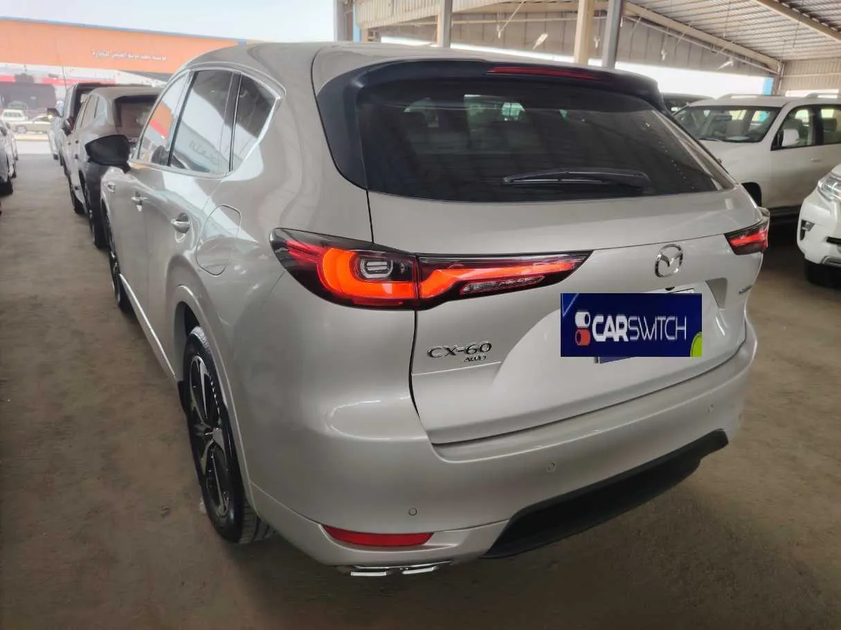 Car image 7