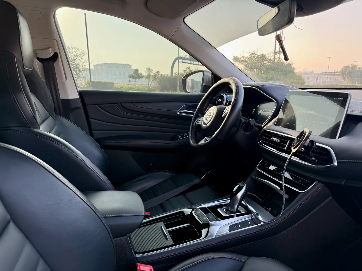Car image 5