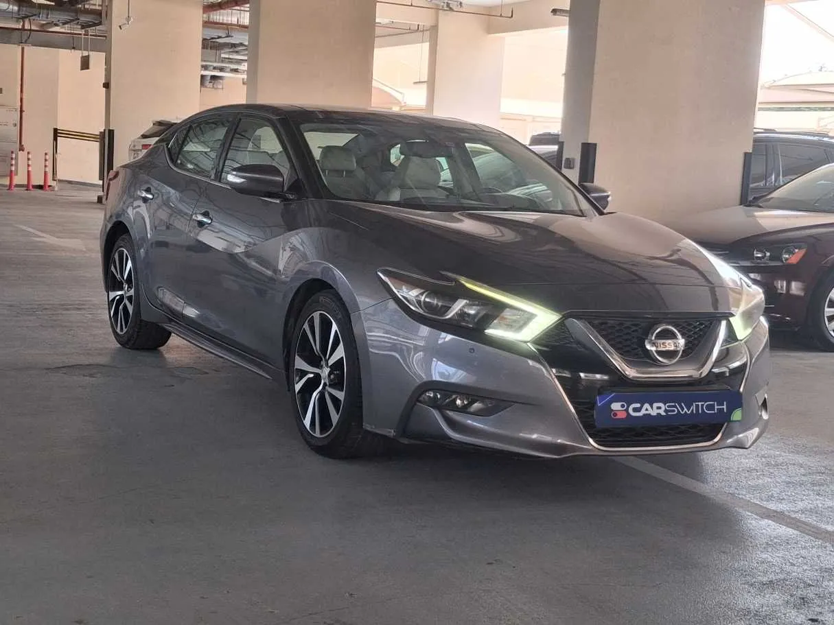 Car image 4