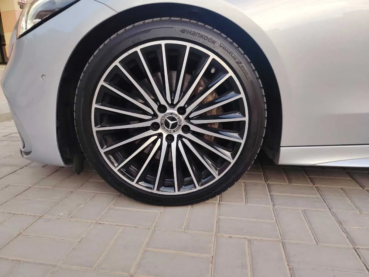 Car image 11