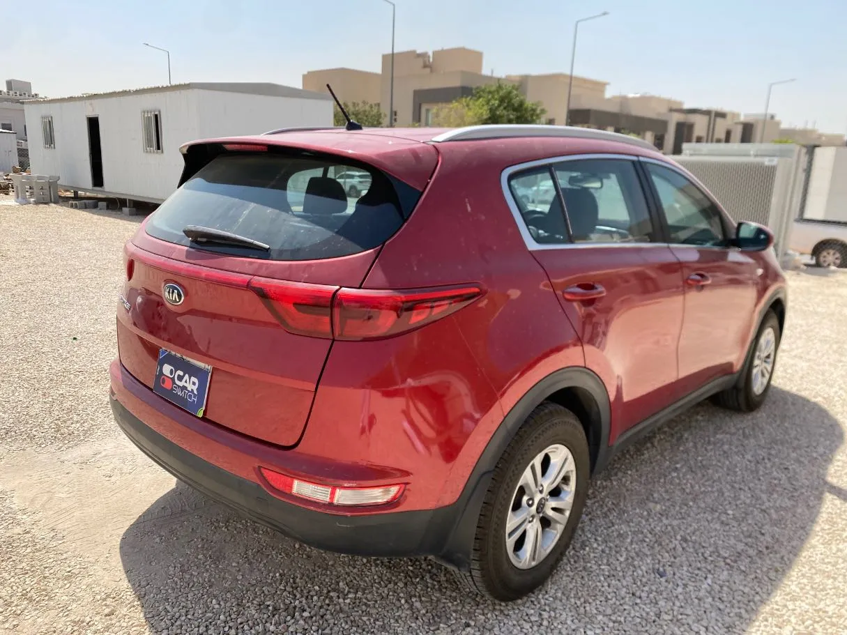 Car image 5