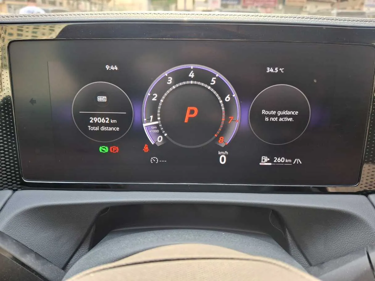 Car image 19