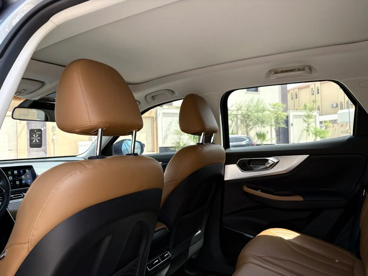 Car image 17