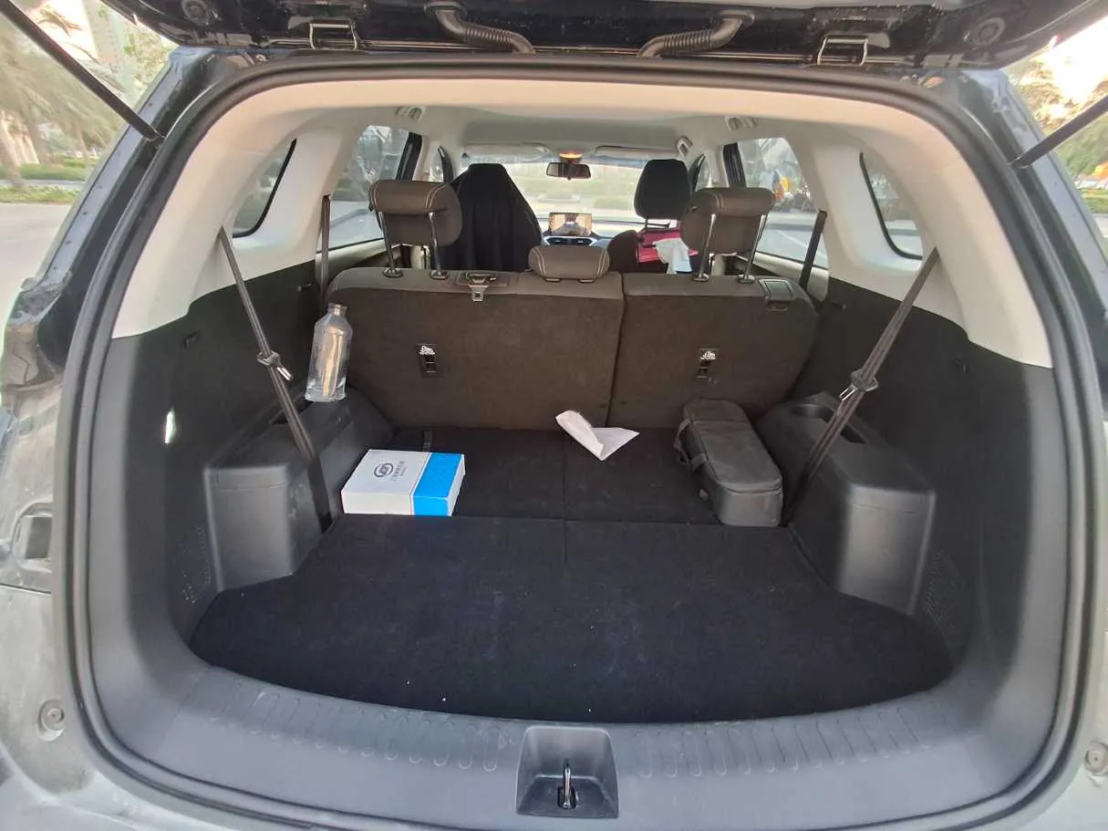 Car image 19
