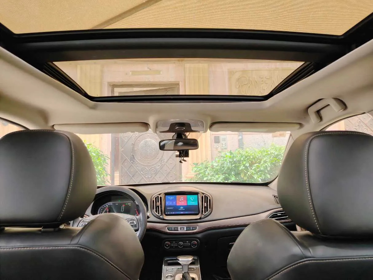 Car image 17