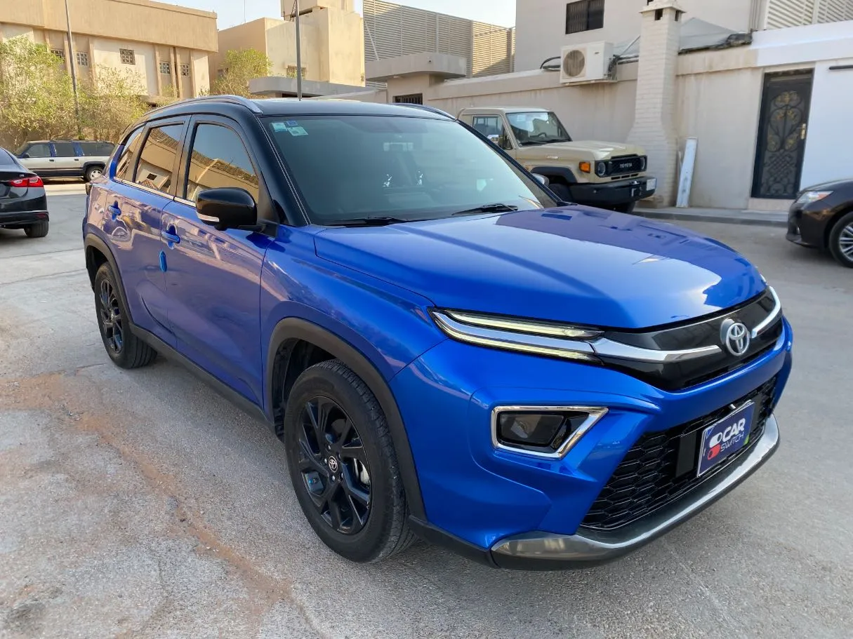 Car image 3