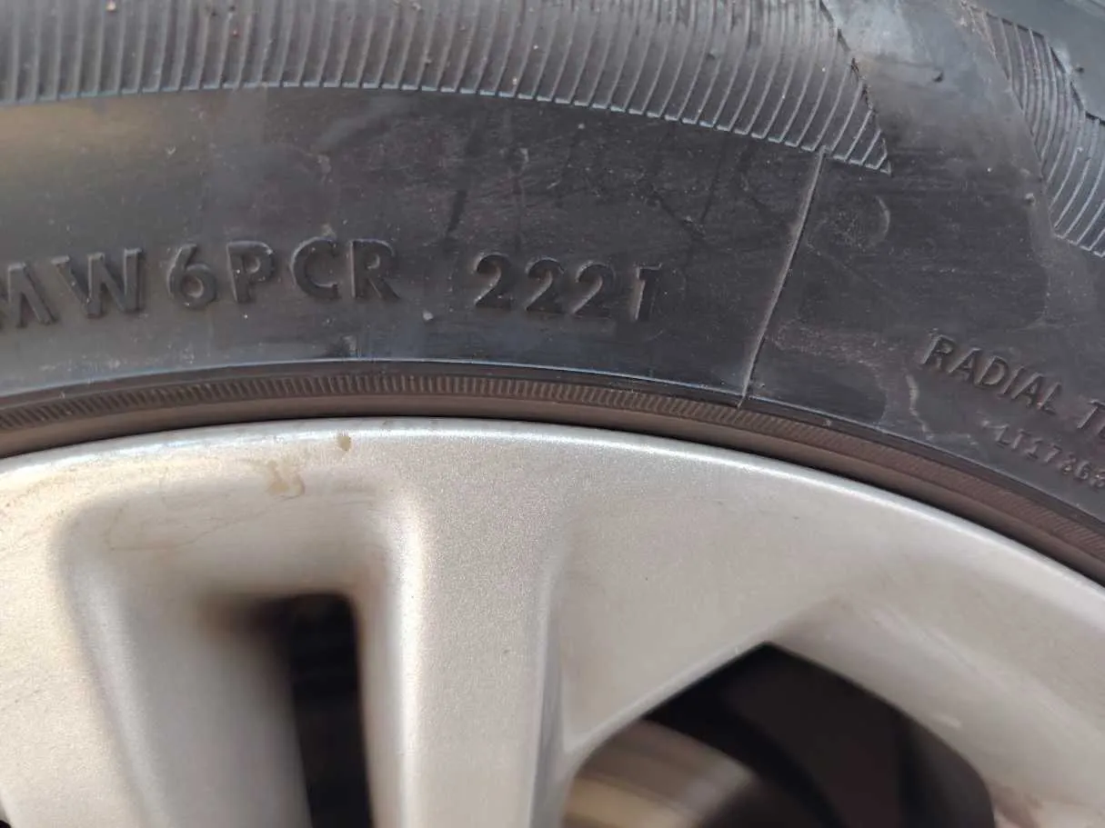 Car image 28