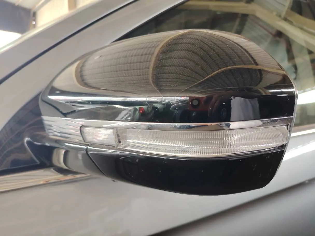 Car image 10