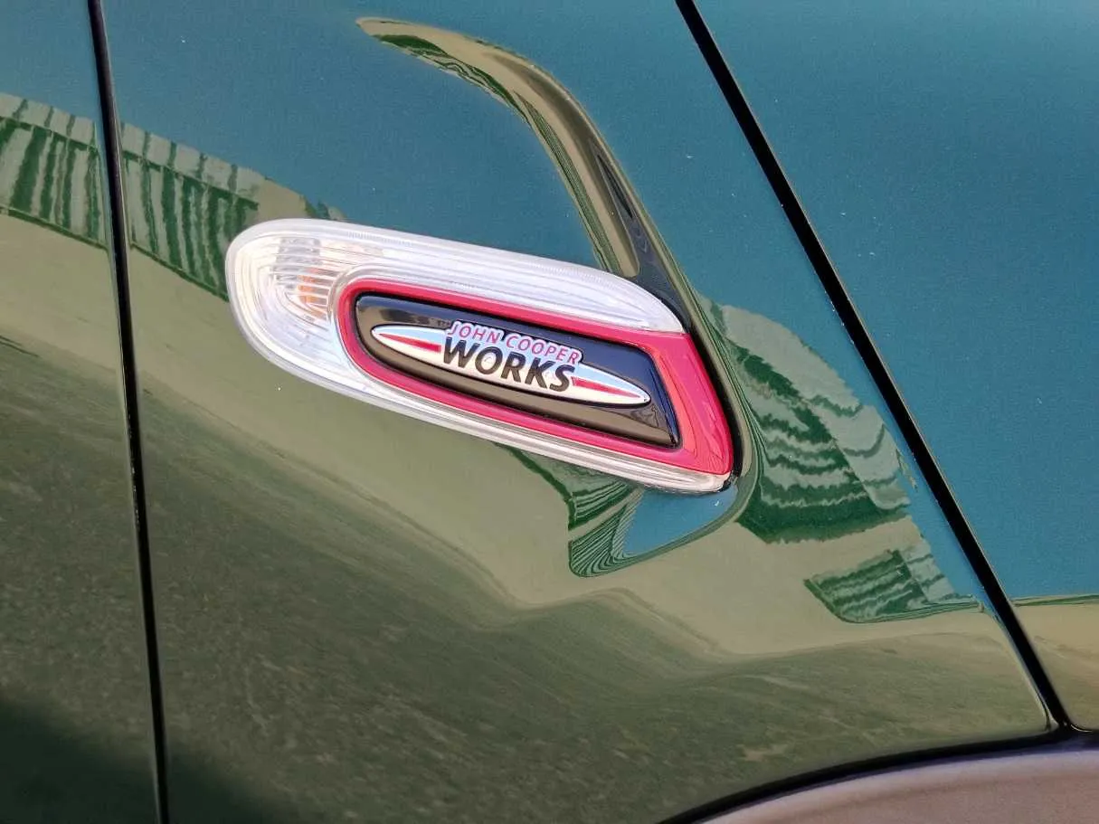Car image 26