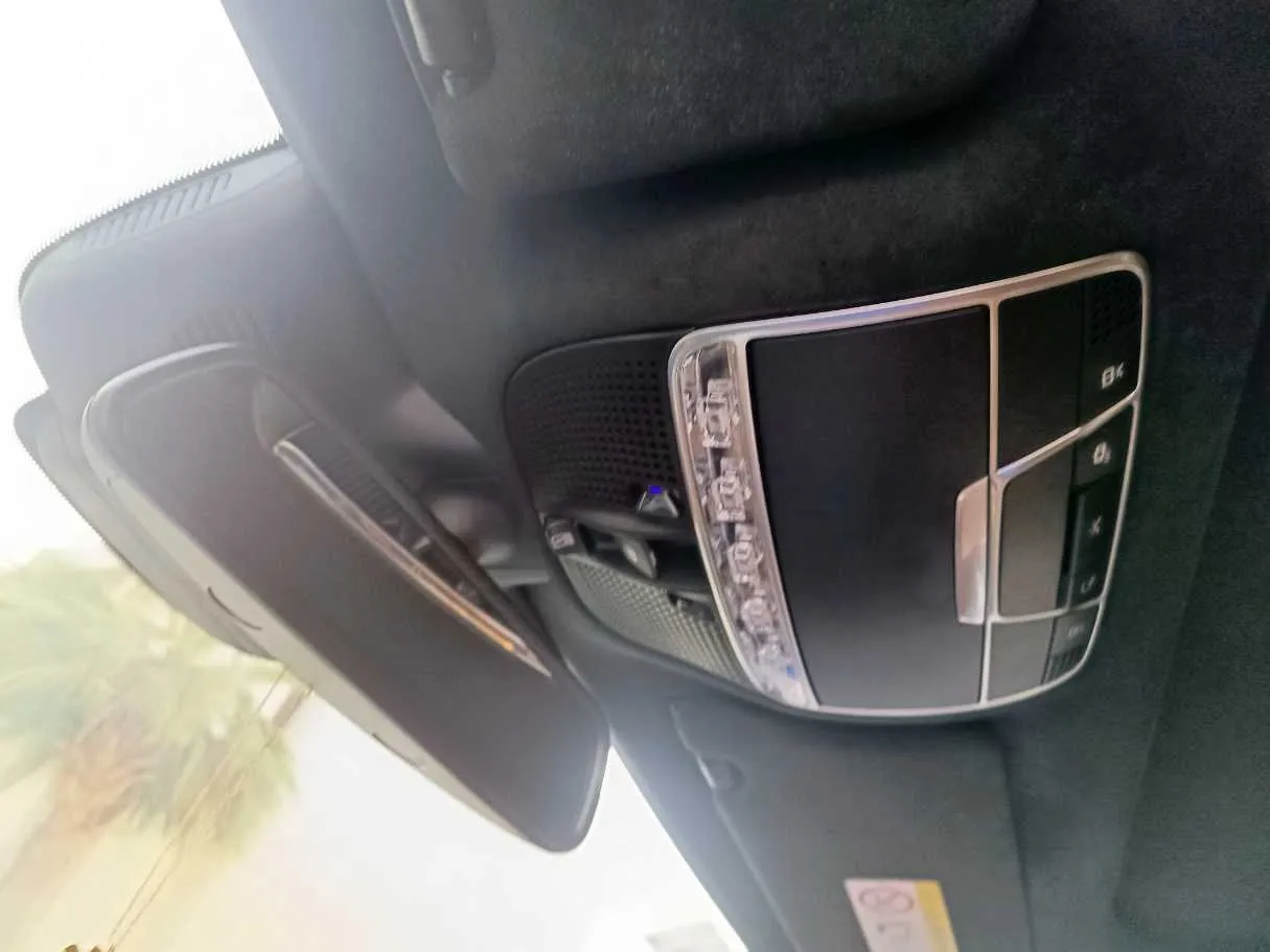 Car image 33