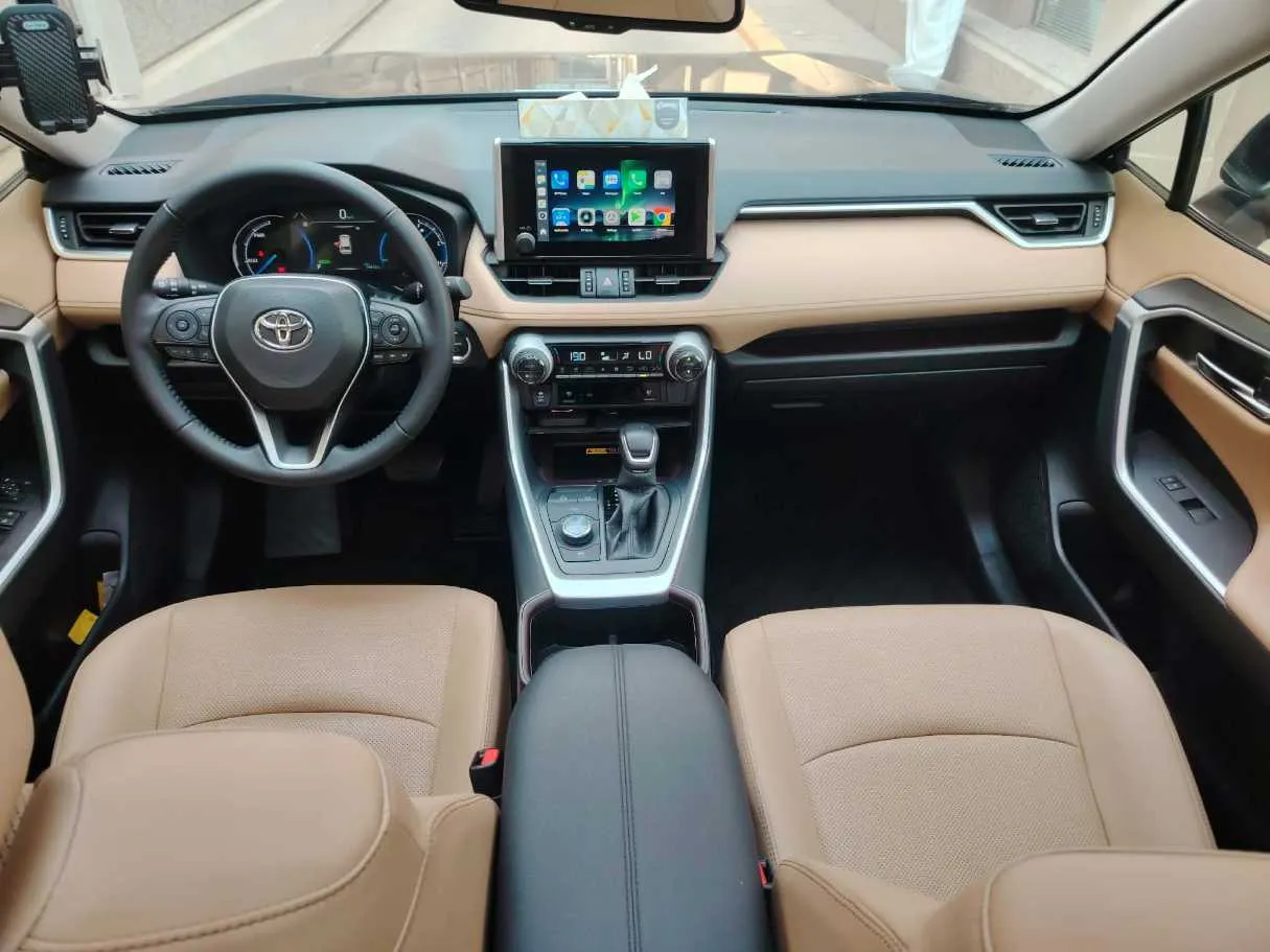 Car image 21
