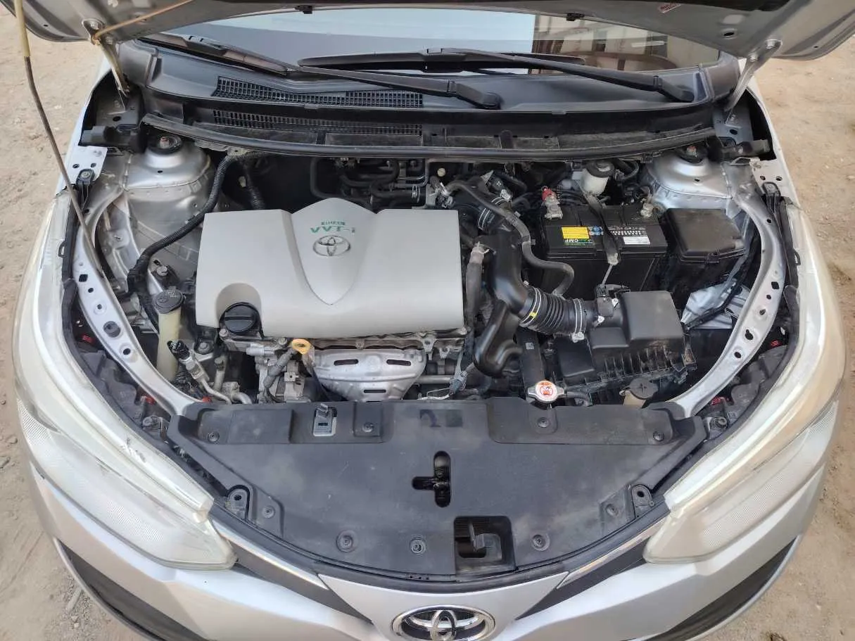 Car image 25