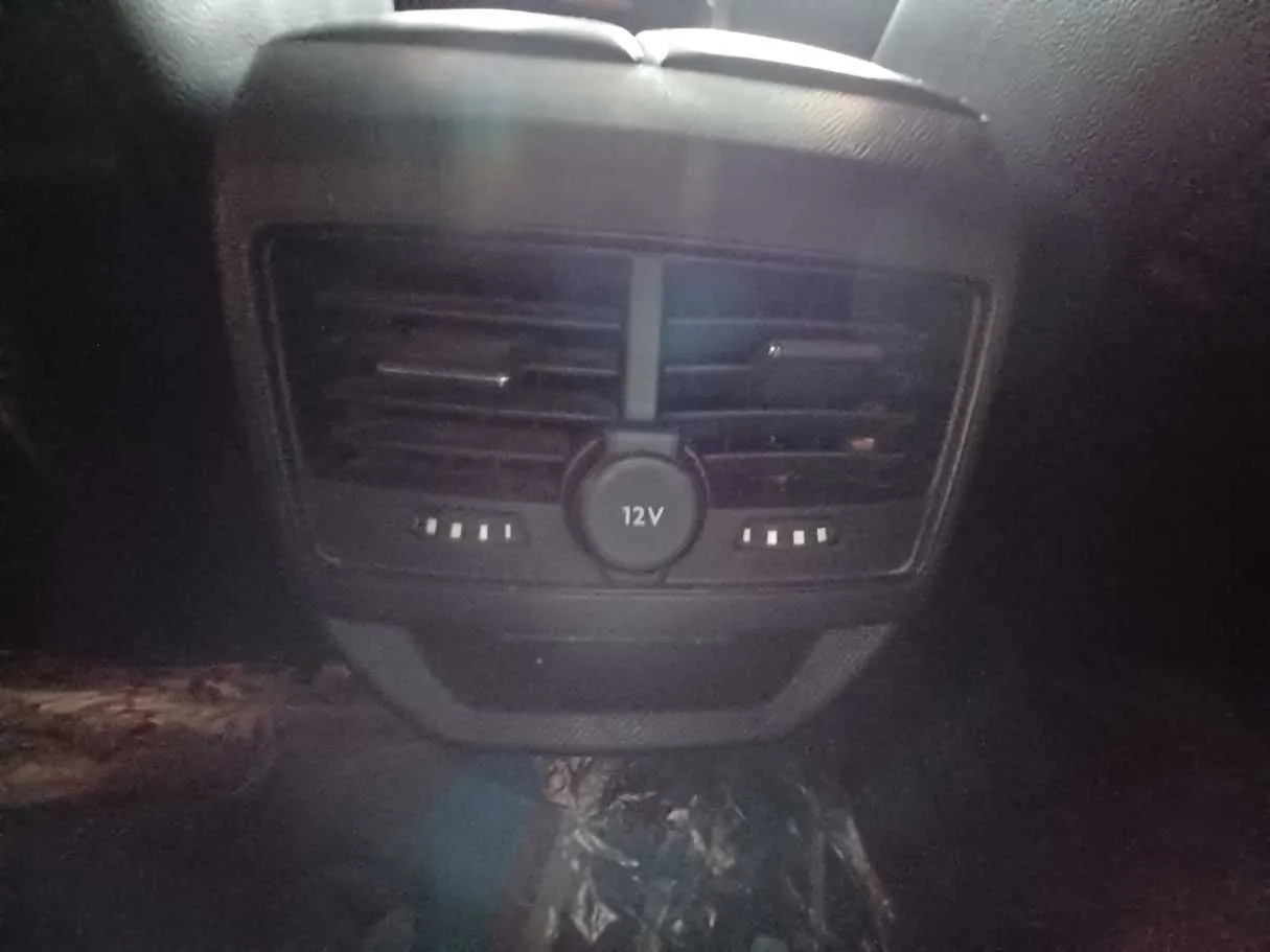 Car image 23