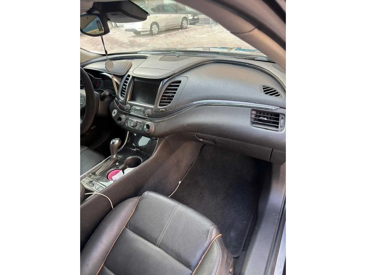 Car image 20