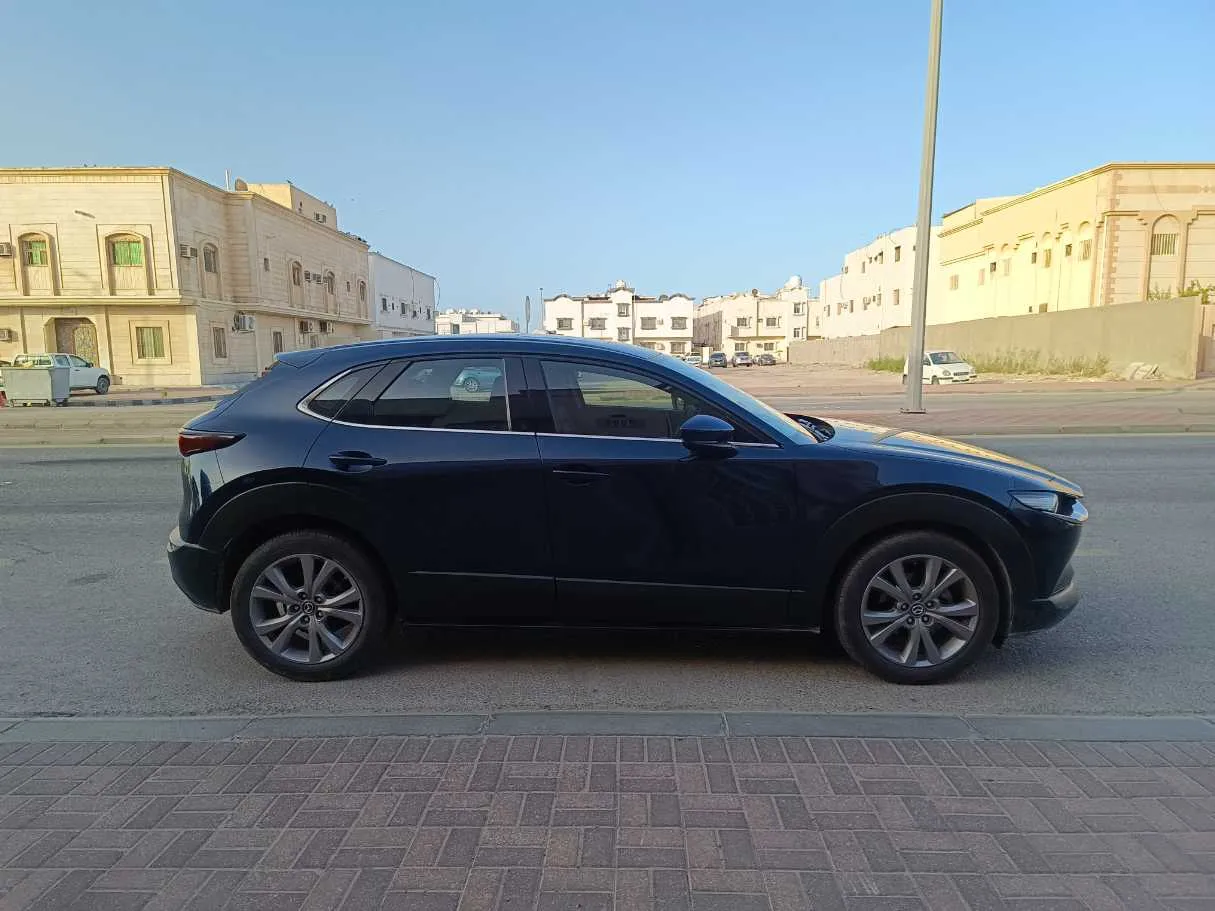 Car image 4