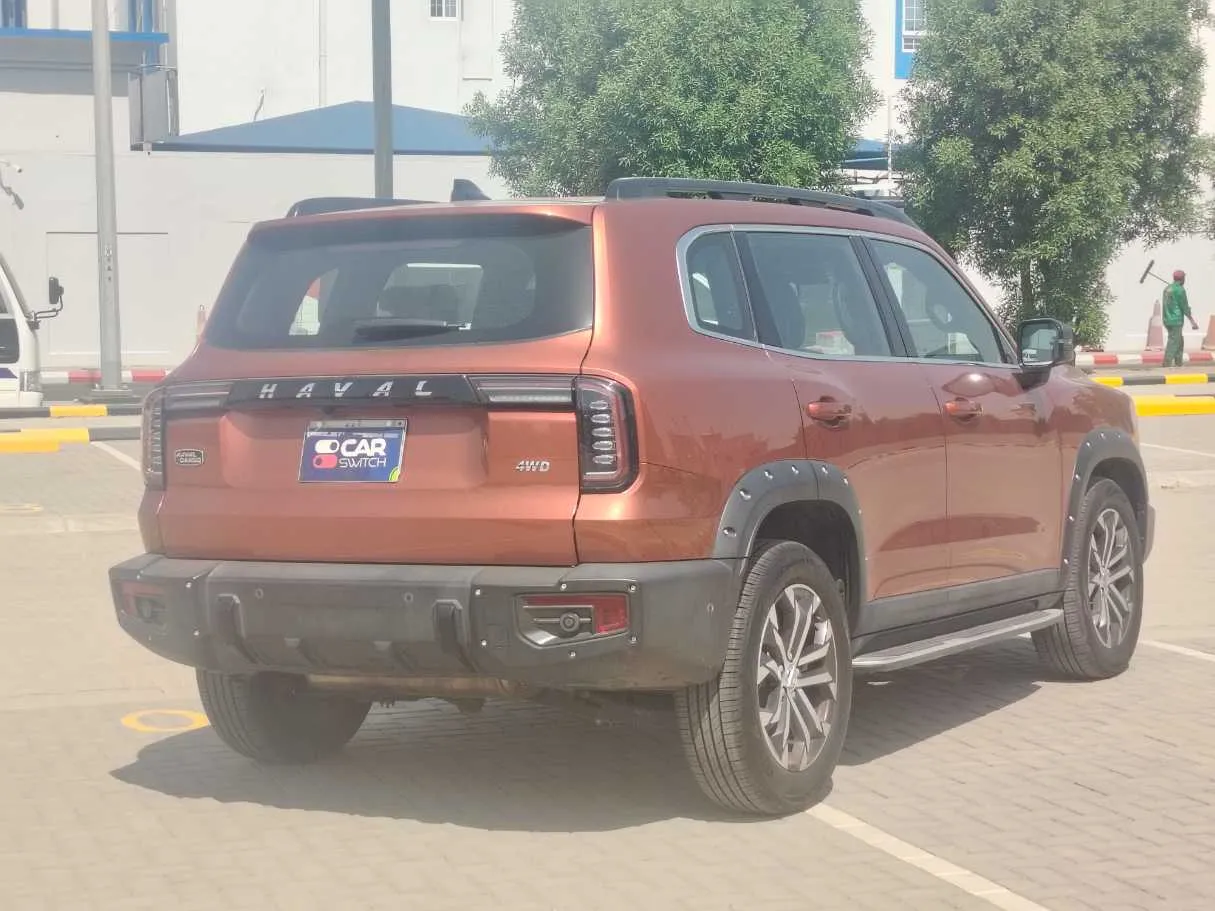 Car image 5