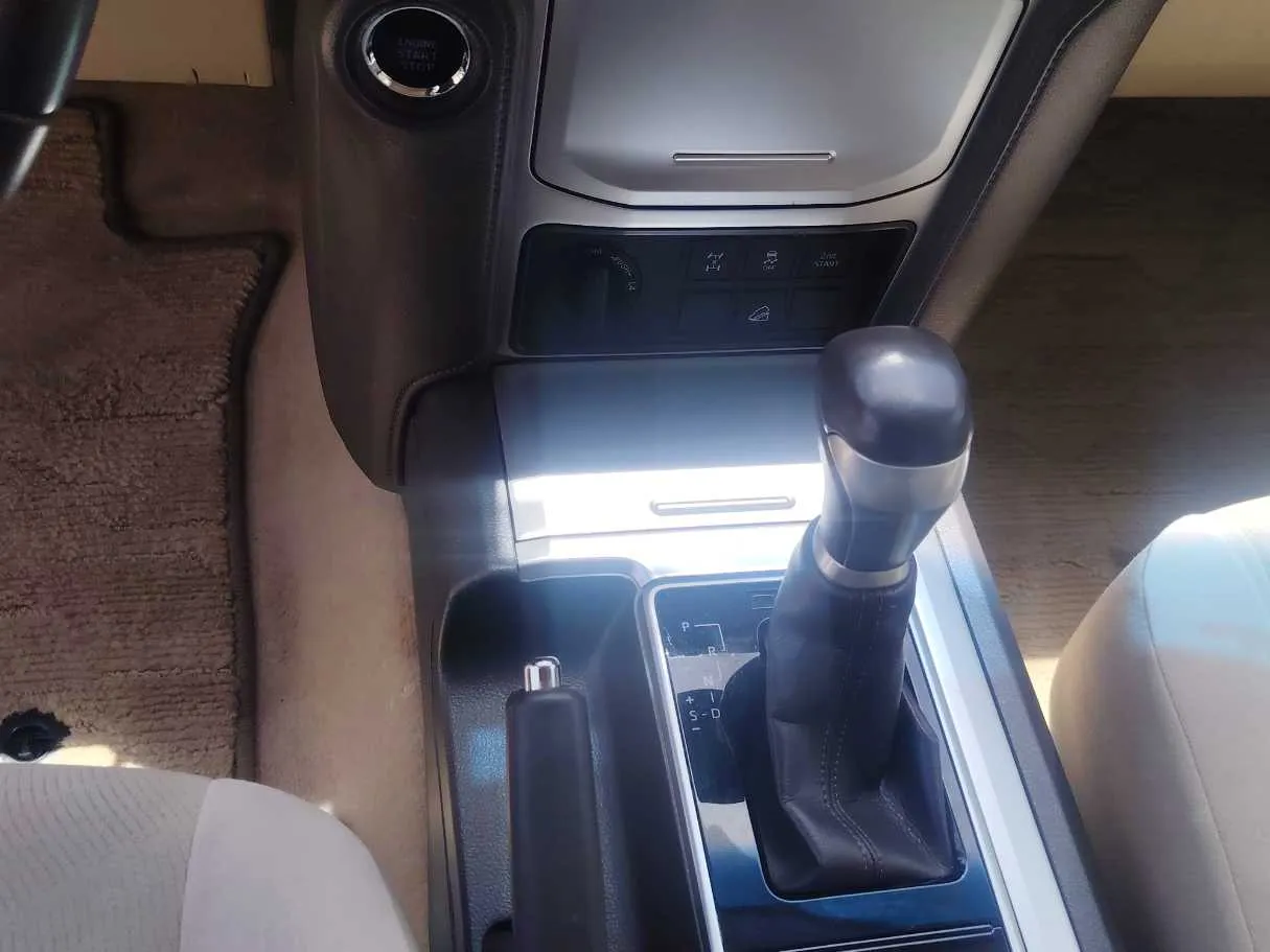 Car image 18
