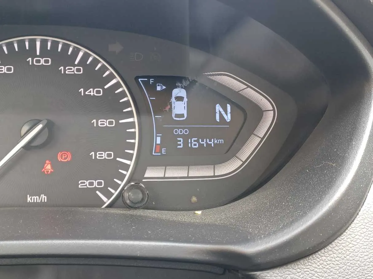 Car image 18