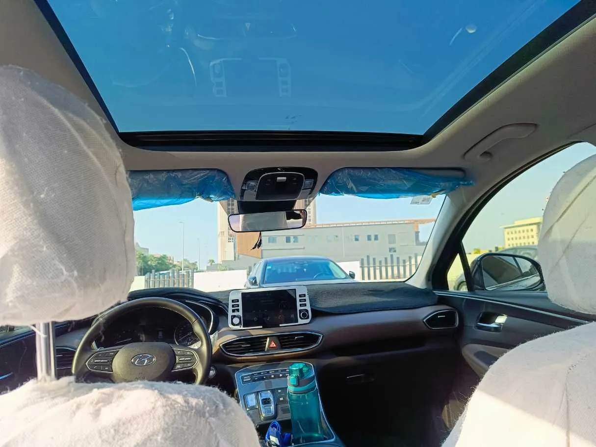 Car image 20