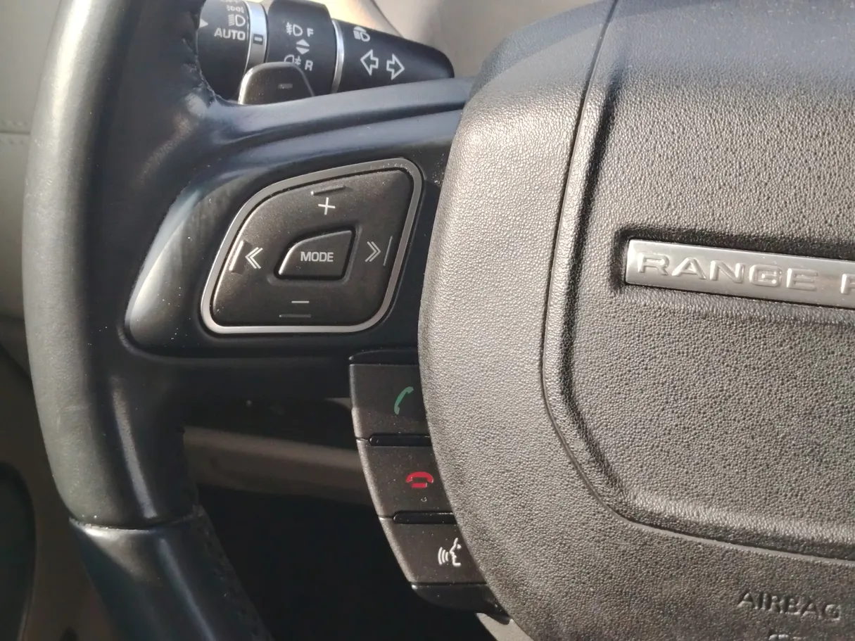 Car image 25