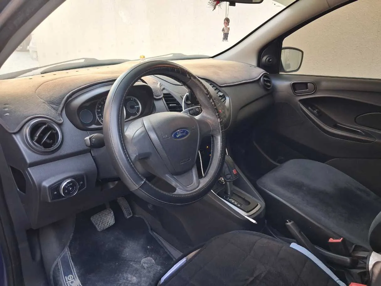 Car image 7