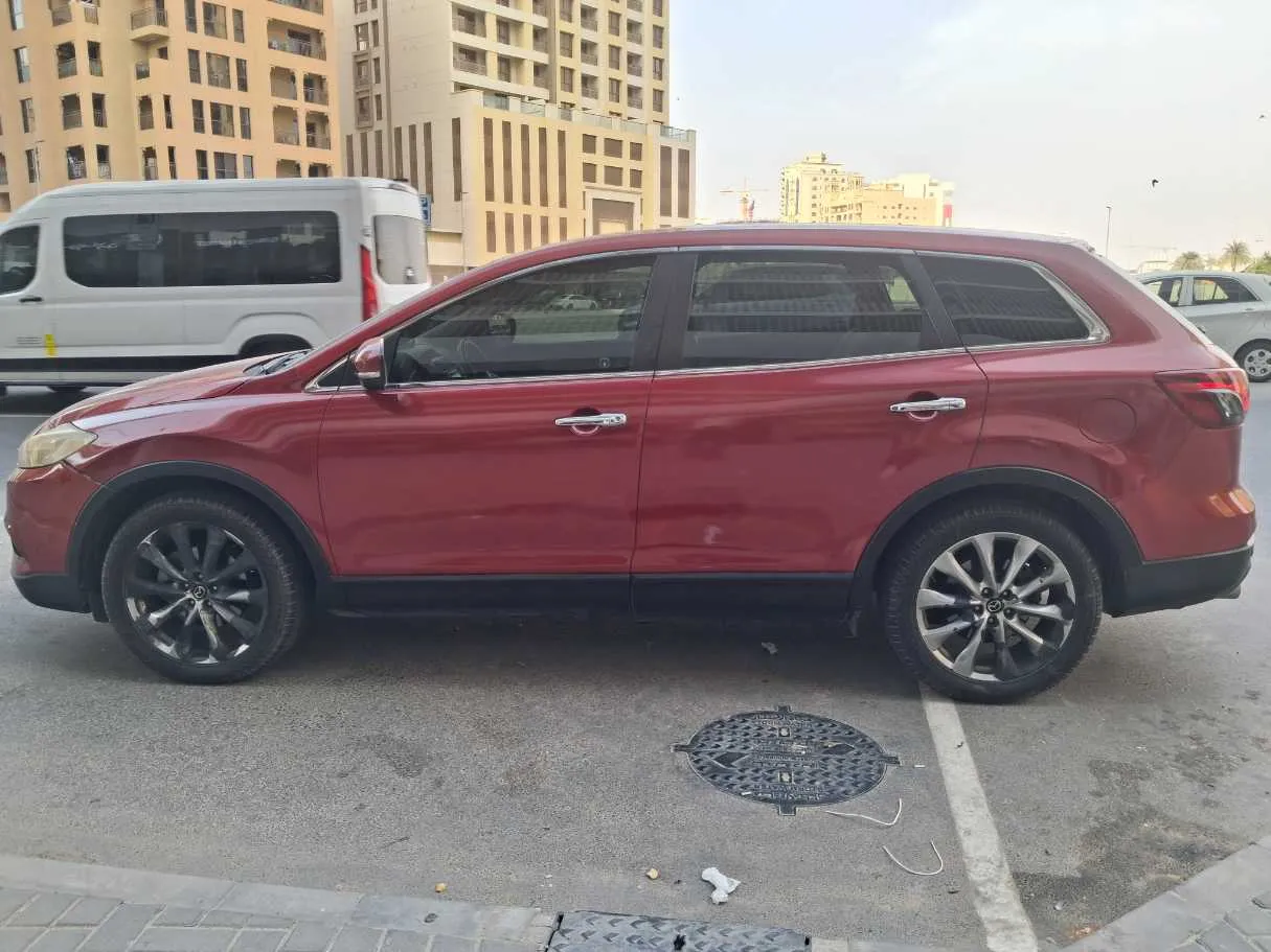 Car image 4