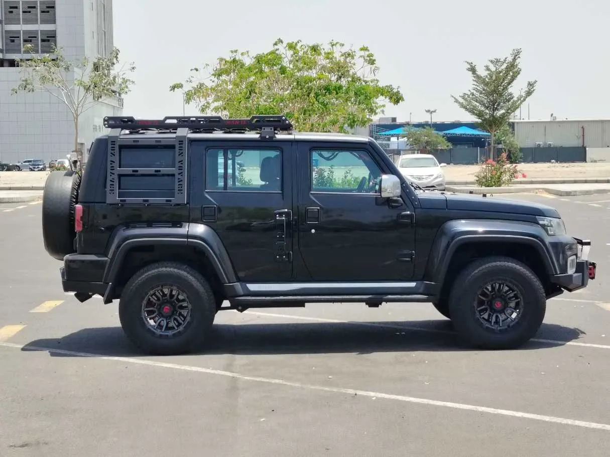 Car image 4