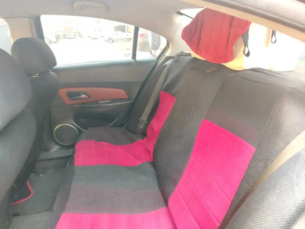 Car image 19