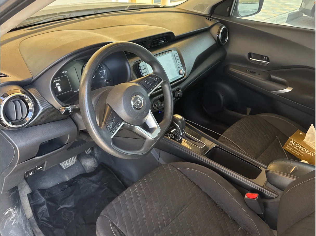 Car image 5