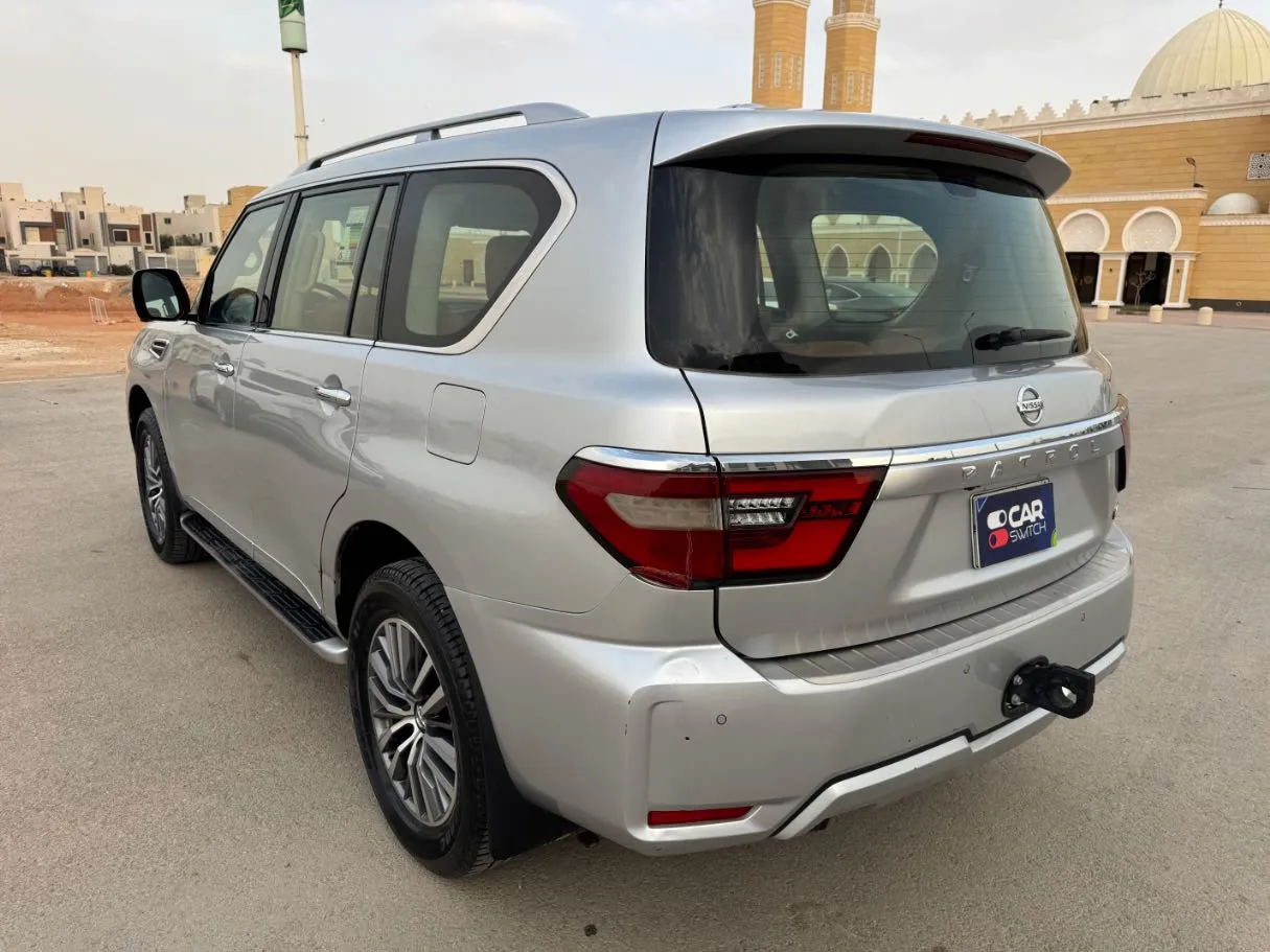 Car image 7