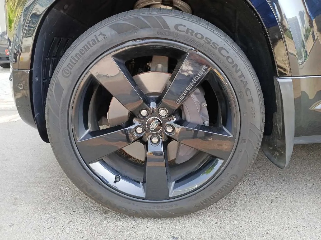 Car image 9
