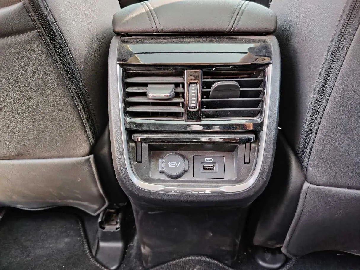 Car image 31