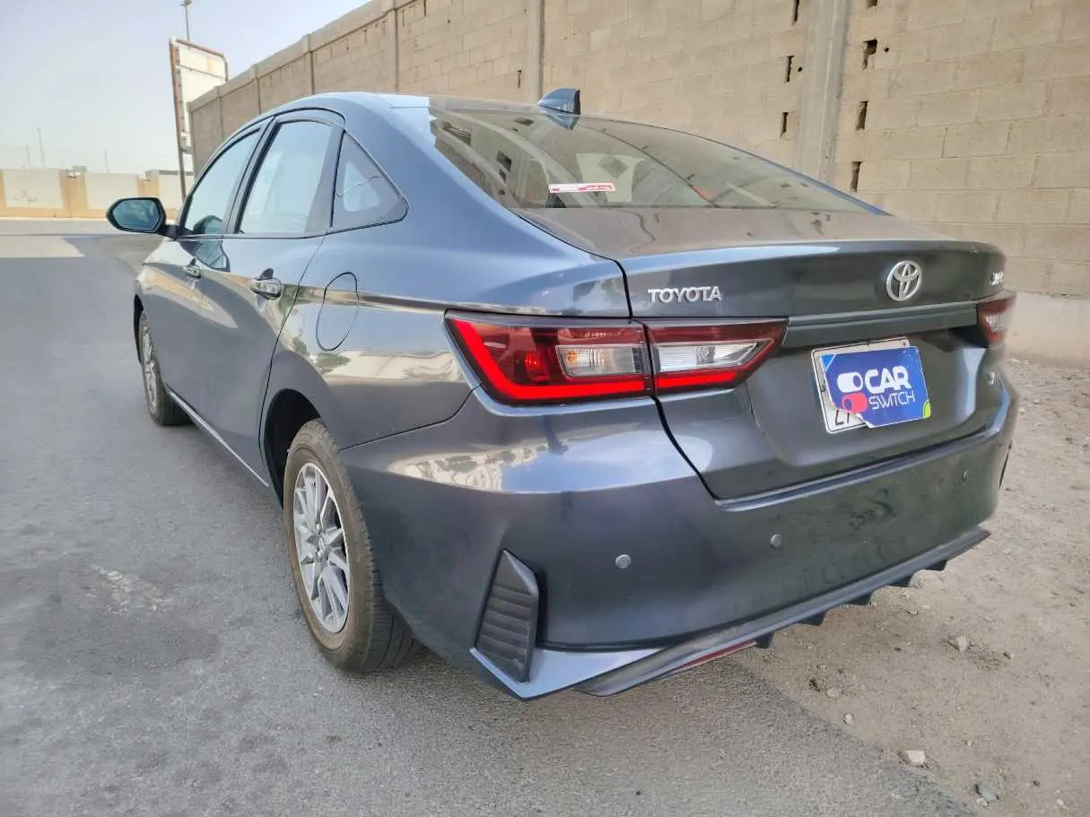 Car image 7
