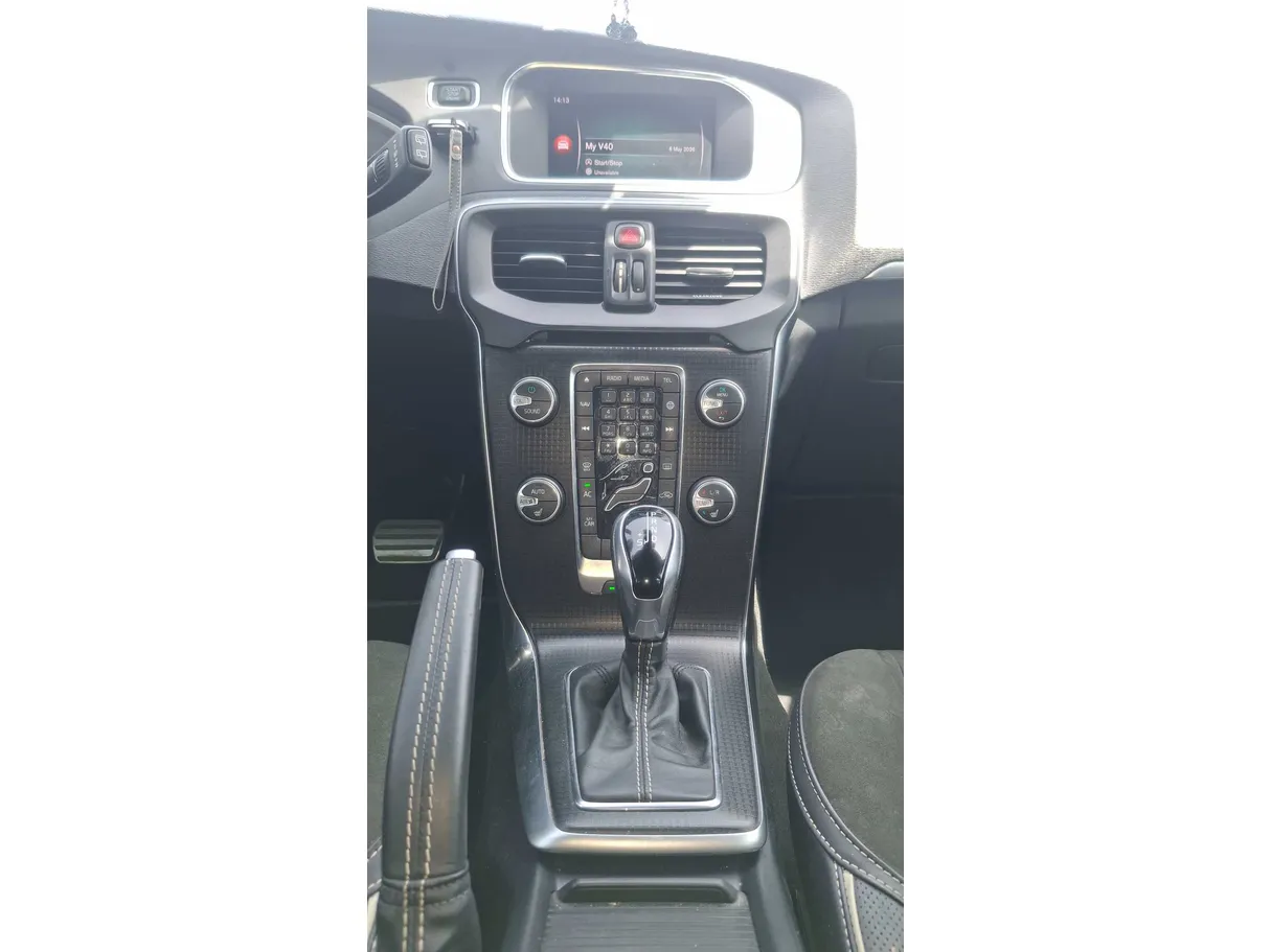 Car image 22