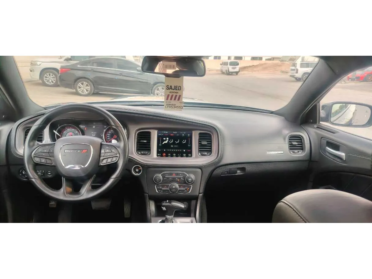 Car image 17