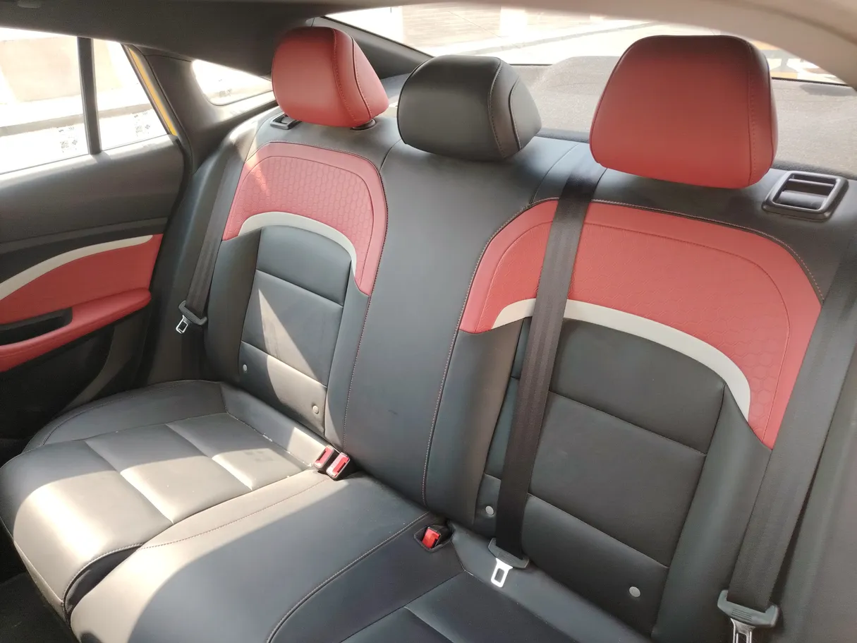 Car image 16