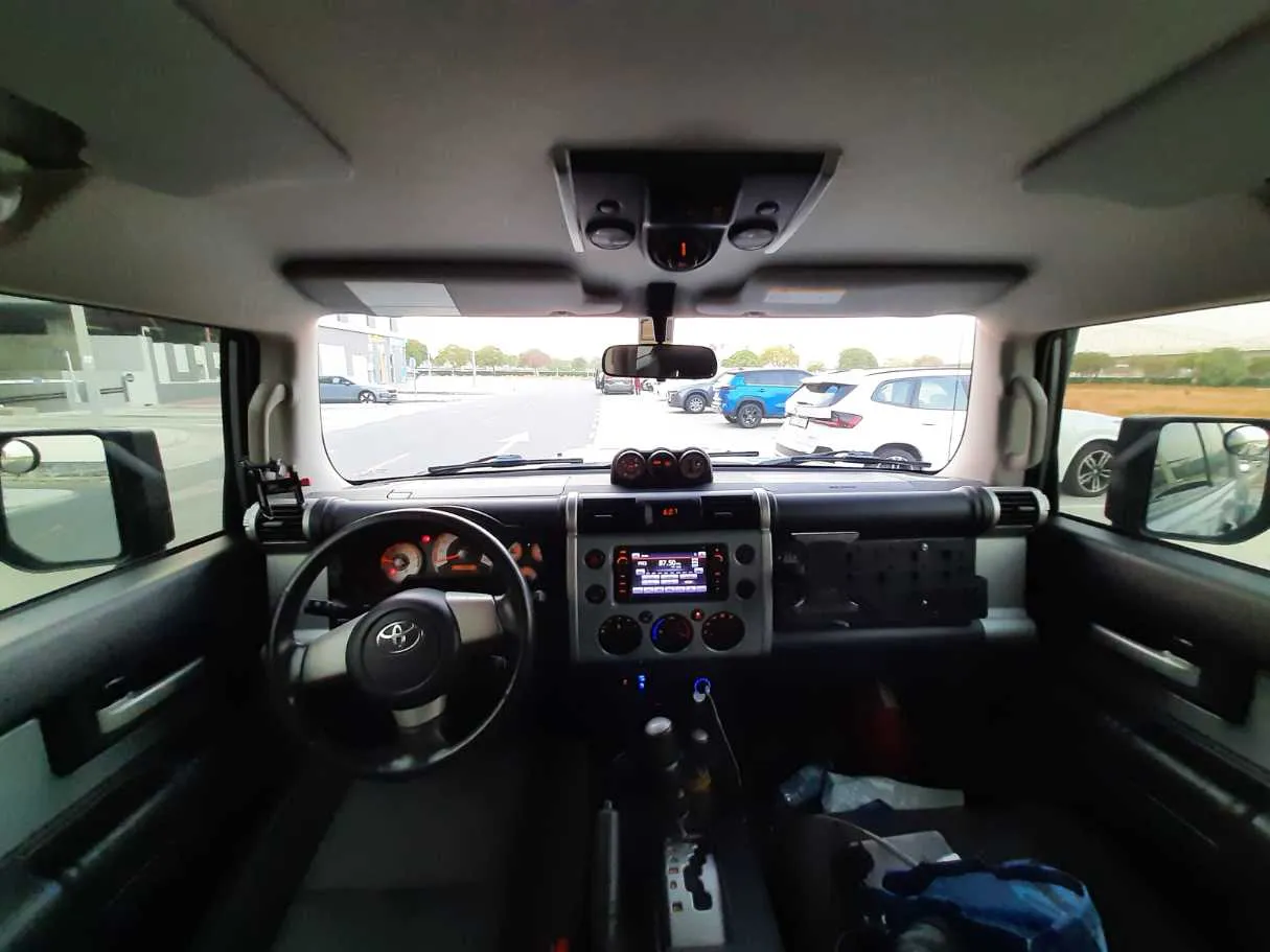 Car image 14