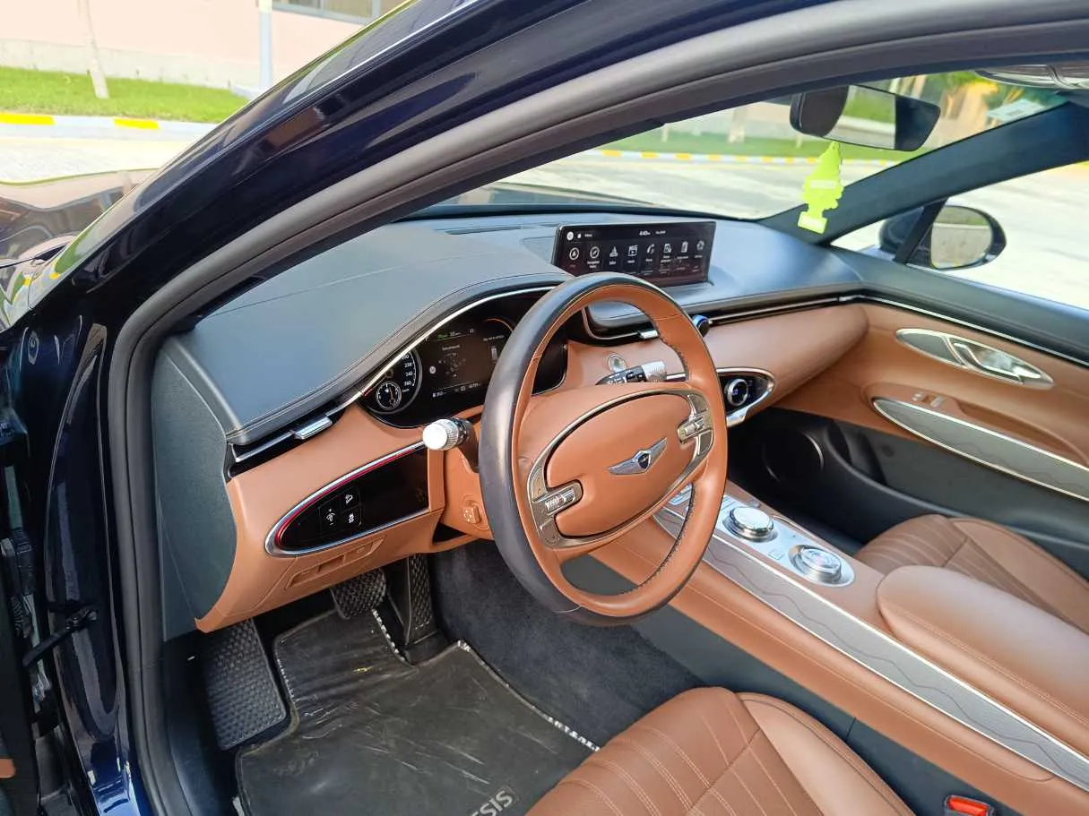 Car image 14