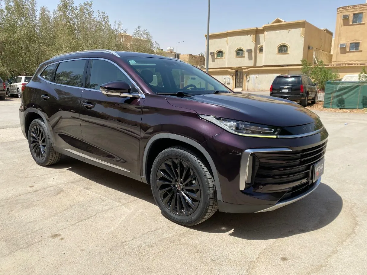 Car image 3