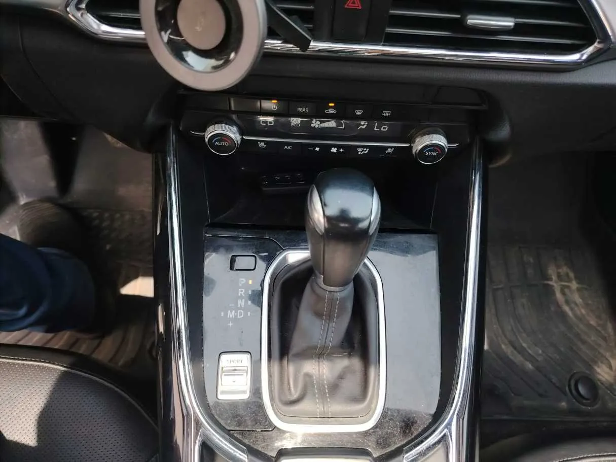 Car image 22