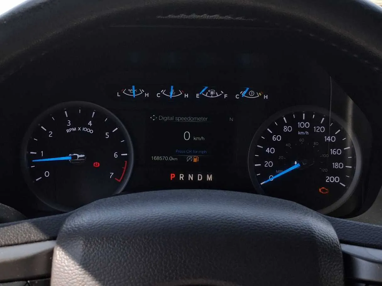 Car image 18