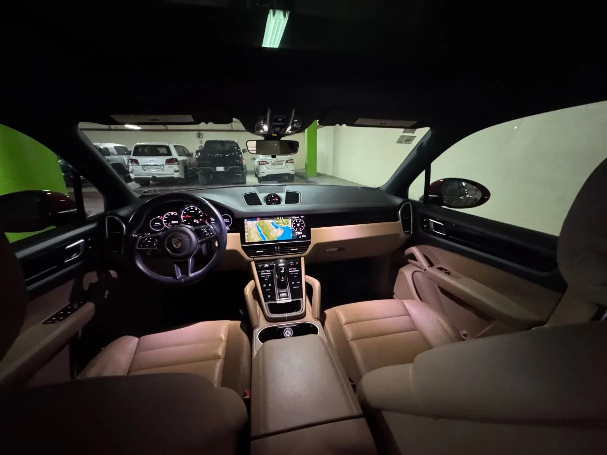 Car image 13